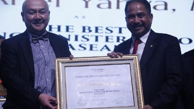 Menteri Pariwisata Arief Yahya mendapat penghargaan sebagai The Best Marketing Minister of Tourism of ASEAN.