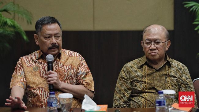 'Kebobolan' di Nduga, Kerja Intelijen Dikritisi Purnawirawan Persatuan Purnawirawan TNI AD mempertanyakan kinerja intelijen, Babinsa, dan Bhabinkamtibmas karena tak beru peringatan soal potensi insiden di Nduga.