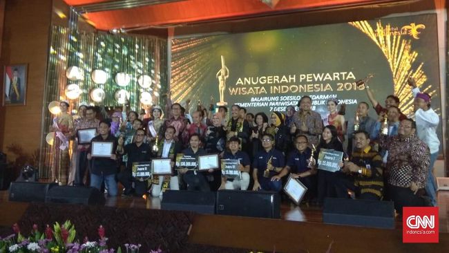 Selain program Inside Indonesia dari CNN TV, program Tau Gak Sih dan Jejak Petualang Weekend juga berhasil masuk dalam peringkat lima besar.