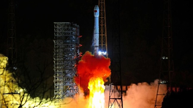 China mengerahkan robot penjelajah Yutu 2 (berasal dari nama kelinci peliharaan Dewi bulan) dalam kurun 12 jam setelah Chang'e 4 mendarat di Bulan.