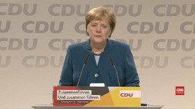 VIDEO: Tepuk Tangan 10 Menit Iringi Undur Diri Angela Merkel