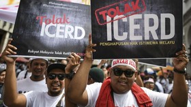Saling Balas Arie Untung dan Ernest Prakasa soal Aksi 812