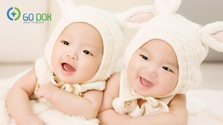 Tips Membesarkan Anak Kembar Wah, hasil USG memprediksi Bunda dan Ayah bakal punya anak kembar? Tenang, jangan langsung panik ya.