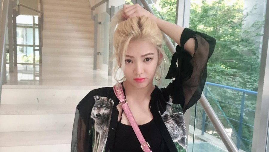 Tampil di HUT Transmedia, Hyoyeon Sapa Indonesia Ikut memeriahkan acara HUT Transmedia, Hyoyeon hadir menyapa Indonesia dengan ramah.