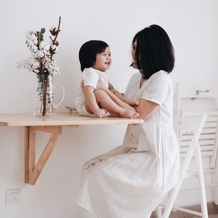 <p>Anaknya imut, ibunya cute. Cocok banget deh. (Foto: Instagram/ @miasesaria)</p>