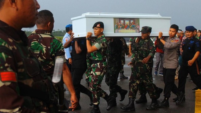 TNI menanggapi video viral tentang penembakan saat iring-iringan jenazah Danramil Aradide yang tewas ditembak kelompok OPM.