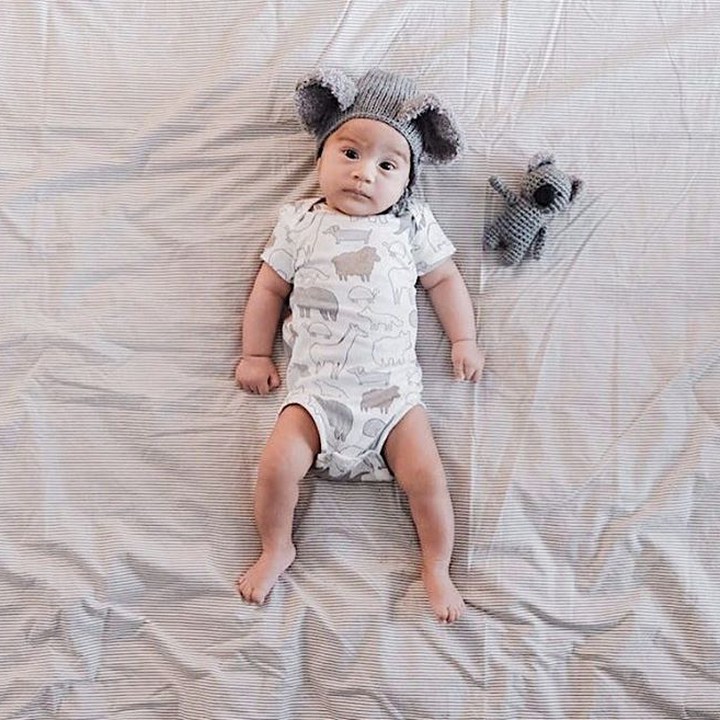 <p>Lihat ekspresi Dara saat difoto bikin weekend kita makin ceria. (Foto: Instagram/ @miasesaria)  </p>