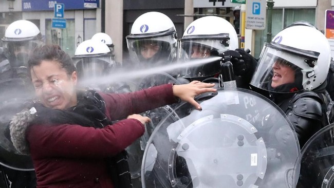 Sebagai langkah antisipasi ricuh, kepolisian Belgia menangkan 70 orang yang terkait dengan demonstrasi rompi kuning.