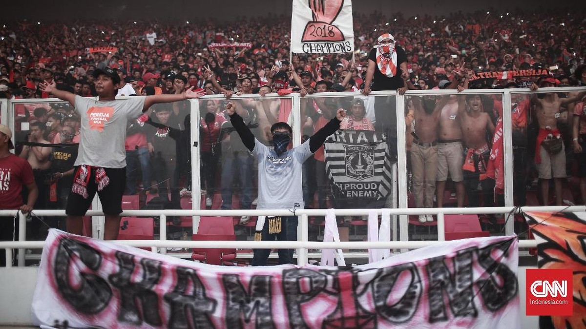FOTO: Euforia The Jakmania Usai Persija Juara Liga 1