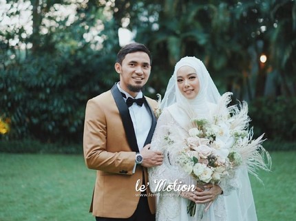 Potret Manis Pernikahan Hulaefi-Lindswell, Serasi Satu Sama Lain