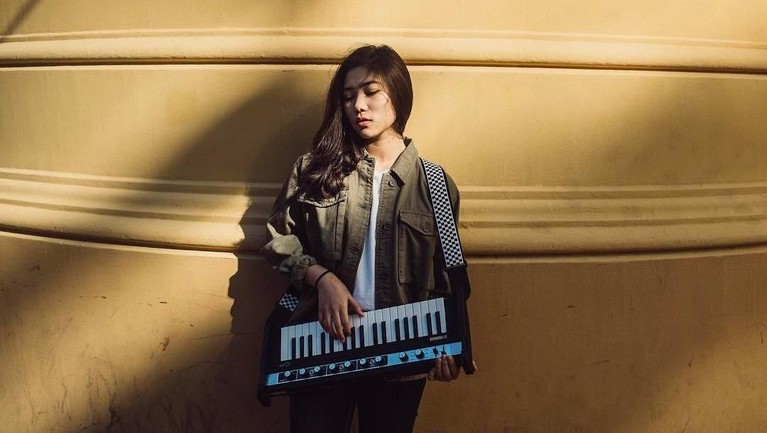 Intip transformasi Isyana Sarasvati, salah satu aktris yang bakal meriahkan HUT Transmedia ke-17.