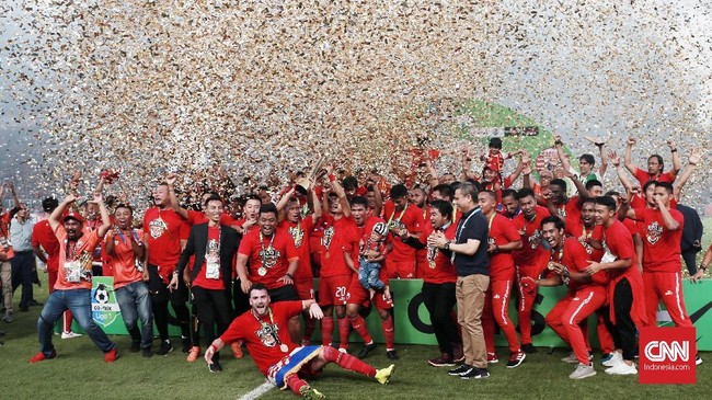 Persija Jakarta menilai tersangka pengaturan skor Vigit Waluyo hanya mencari kambing hitam dengan menduga gelar juara Liga 1 2018 sudah diatur mafia bola.00