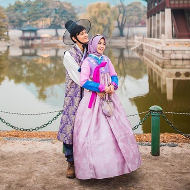 <p>Annisa dan Anandito makin cute memakai pakaian tradisional Korea. (Foto: Instagram @anisarahma_12)  </p>