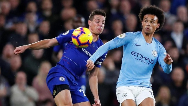Manchester City akan melakoni pertandingan krusial saat menjamu Chelsea di Stadion Etihad dalam lanjutan pertandingan Liga Primer Inggris, Minggu (10/2).