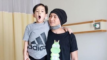 Kocaknya Anak Anji Larang Orang Tuanya Berpelukan