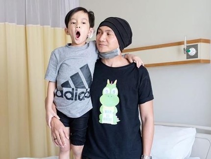 Kocaknya Anak Anji Larang Orang Tuanya Berpelukan