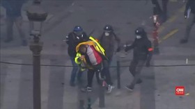 VIDEO: Rusuh Demo IV Rompi Kuning di Paris