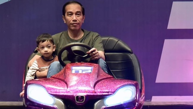 Peran Jan Ethes dalam mendongkrak popularitas Jokowi dipermasalahkan kubu lawannya di Pilpres 2019 karena potensial melanggar UU dan menjadi korban bully.