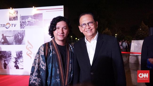 Dari atas podium Piala Citra, aktor Gading Marten menuturkan 'bebannya' menjadi putra seorang Roy Marten, aktor veteran Indonesia.