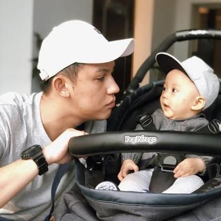 <p>Saat Nord makin besar, aktivitas mereka makin seru ya, Bun. Pakai topi juga bisa kembaran nih, sekarang. (Foto: Instagram @rinni_w).</p>