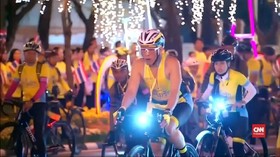 VIDEO: Raja Thailand Pimpin Gowes Sepeda Massal