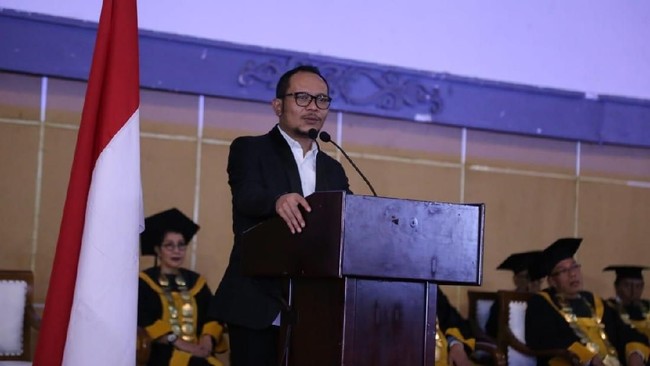 Hanif Dhakiri menyebut paradigma pemerintah dalam melindungi tenaga kerja juga perlu diubah dalam menghadapi era revolusi 4.0 