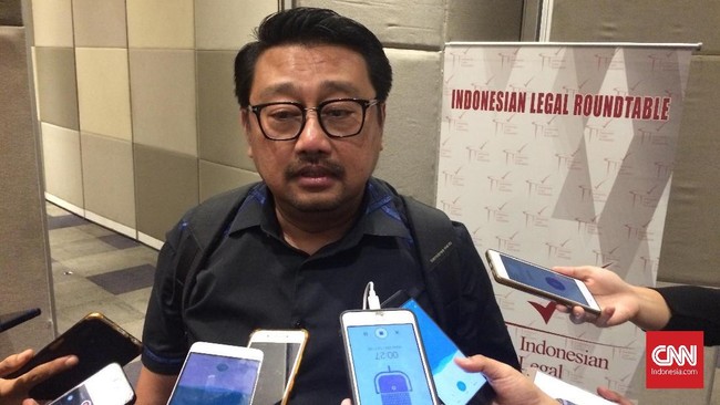 Rachland Nashidik mengatakan pidato Prabowo soal aparat intelijen yang mengawasi ulama merupakan peringatan kepada aparat agar netral di Pemilu 2019.