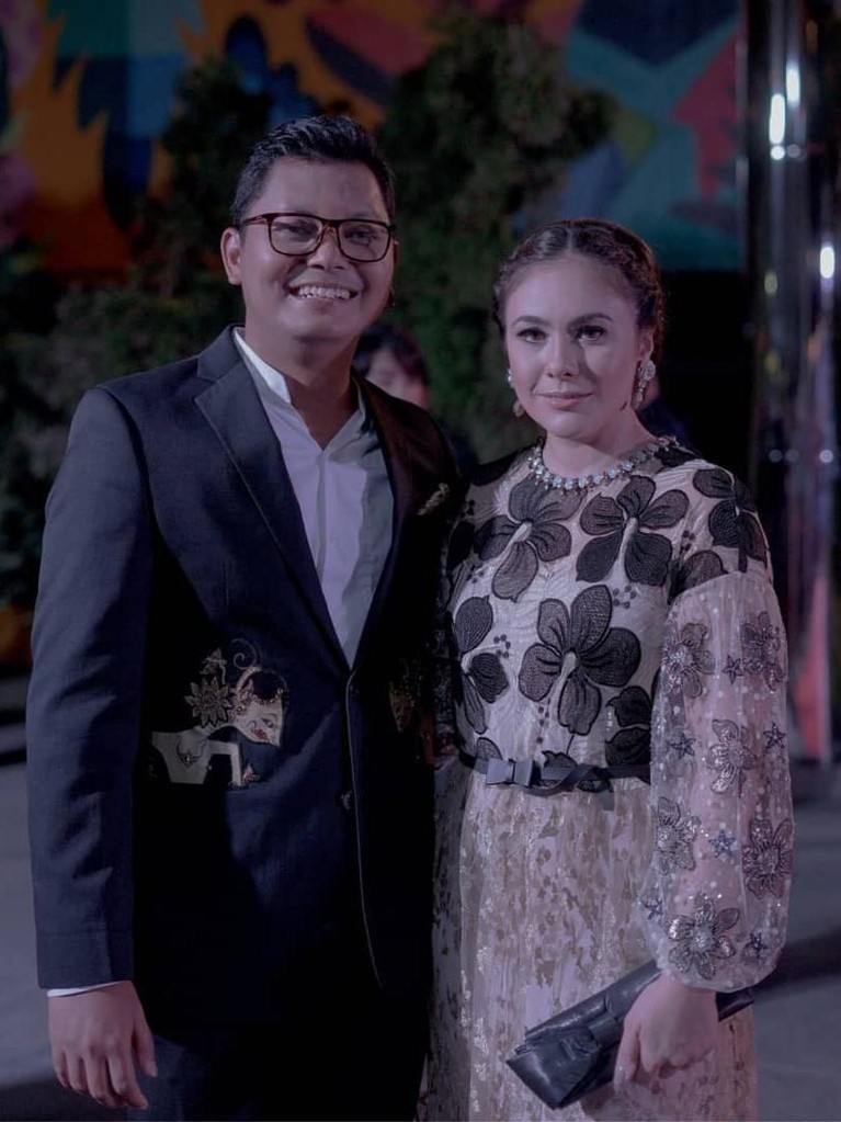 Enam gaya selebriti di karpet merah dalam ajang Festival Film Indonesia 2018 di Taman Ismail Marzuki, Jakarta Pusat, Minggu (9/12).