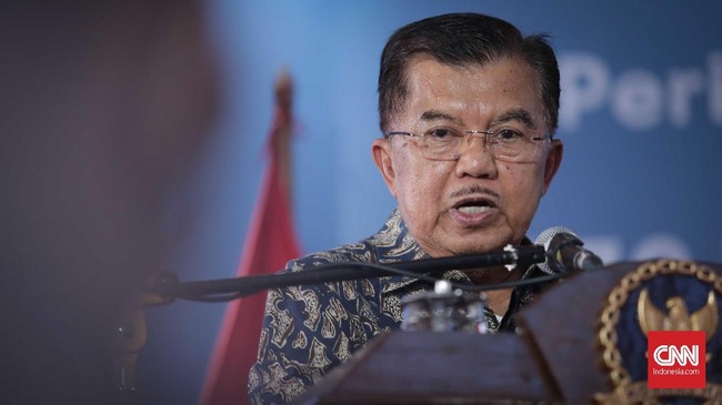 Menurut Jusuf Kalla, pembangunan LRT di Palembang itu tak efisien. Pembangunan transportasi di daerah mestinya dikaji dengan matang agar memberi manfaat lebih.