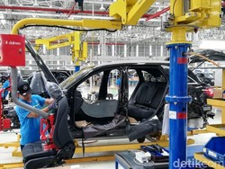 Mercedes-Benz Indonesia Mulai Terkena Dampak Krisis Pasokan Chip Semikonduktor