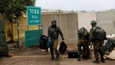 FOTO: Israel Hancurkan Terowongan Penyusup Hizbullah Israel dilaporkan memulai operasi penghancuran terowongan di perbatasan Libanon yang diduga dibangun kelompok Hizbullah untuk menyusup ke negaranya.