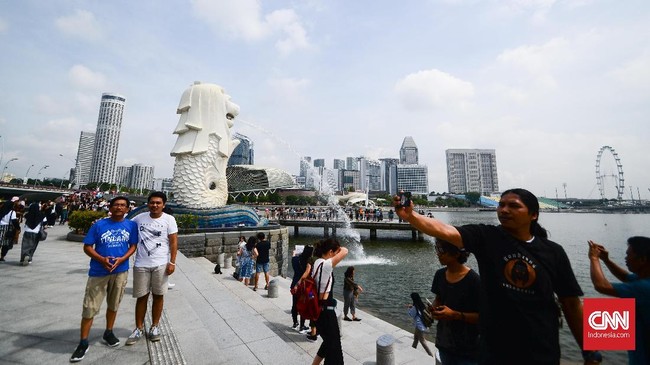 Ekonomi Singapura diperkirakan tumbuh 5,7 persen secara tahunan (yoy) pada kuartal IV 2025 atau naik dari kuartal sebelumnya, 4,3 persen (yoy).