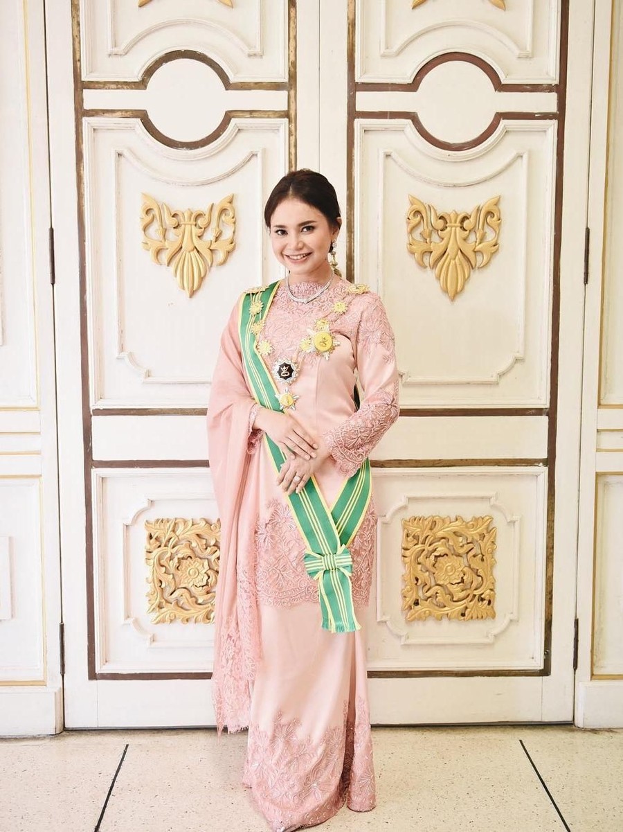 Anugerah Planet Muzik 2018 Siapa sangka penyanyi terkenal, Rossa, telah berkarya di dunia musik hampir 30 tahun. Ia pun telah mendapatkan banyak pencapaian dalam bermusik.