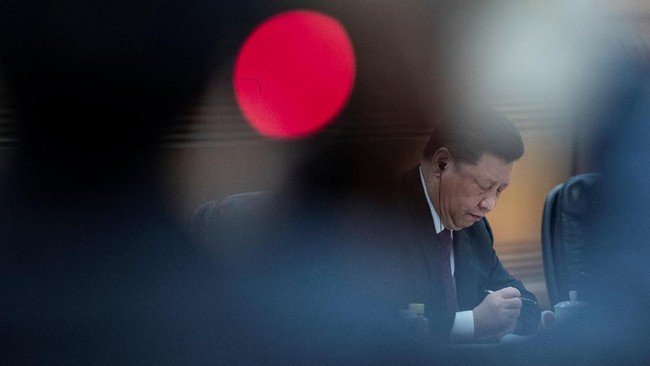 China memutuskan mencabut sejumlah pembatasan investasi asing di sektor keuangan. Kini, asing boleh memiliki saham perusahaan sekuritas dan asuransi di China.