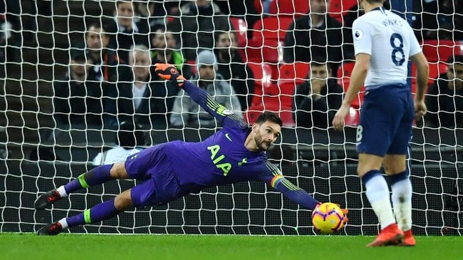Kiper Tottenham Hotspur Hugo Lloris mengungkapkan cara menghentikan Lionel Messi saat kedua tim bertemu di laga terakhir Grup B Liga Champions.