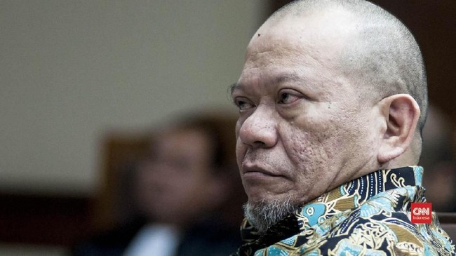 Ketua DPD La Nyalla Mahmud Mattalitti memiliki rekam jejak yang kontroversial sejak berkecimpung di dunia usaha, olahraga, hingga panggung politik.
