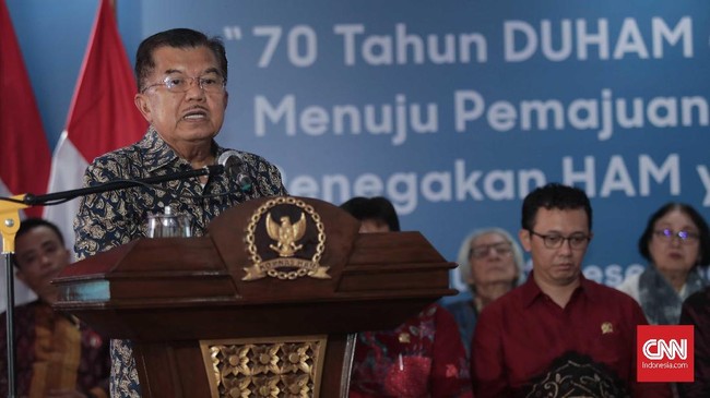 Wapres Jusuf Kalla menilai Perbankan kerap mengistimewakan pengusaha skala besar dengan memberikan bunga kredit yang lebih rendah ketimbang ke pengusaha kecil.