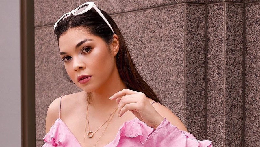 Blogger cantik, Tara Amelz, menceritakan kisah pilu menjadi korban pemerkosaan dari teman suami setahun lalu.