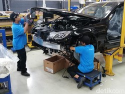 Pemerintah Minta Mercedes-Benz Made In Indonesia Diekspor