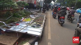 Polisi Belum Bisa Pastikan Massa Pembakar Mapolsek Ciracas