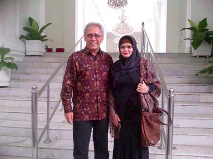 Hadiah Terindah Iwan Fals untuk Istri Tercinta, Rosana