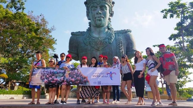 Bali menjadi daya tarik bagi wisatawan baik wisatawan Nusantara dan wisatawan mancanegara, untuk berlibur dan berwisata.