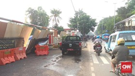 Warga Ungkap Suasana Mencekam saat Perusakan Polsek Ciracas