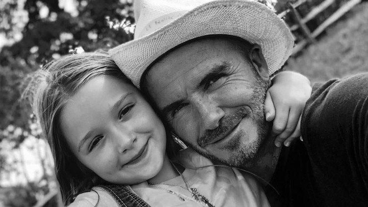 Lucunya Harper Seven, anak bungsu David Beckham komentari baju pernikahan ayahnya.