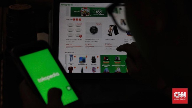 Fitur di aplikasi Tokopedia yang menggunakan teknologi Artificial Intelligence (AI) atau kecerdasan buatan yakni layanan pelanggan dan pencarian gambar.