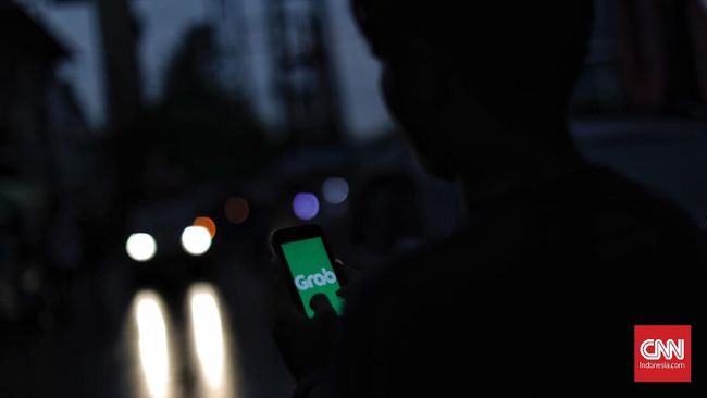 Pengguna perlu menyelesaikan soal yang diberikan lewat akun Instagram @grabfoodid untuk memenangkan ponsel Samsung Galaxy A7.