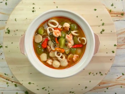 Resep Sup Marinara Kuah Asam, Seafood Segar untuk Makan Siang