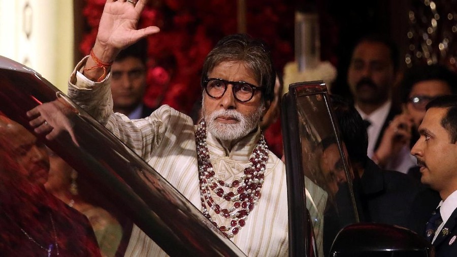 Bollywood actor Amitabh Bachchan leaves after attending the wedding ceremony of Isha Ambani, the daughter of the Chairman of Reliance Industries Mukesh Ambani, in Mumbai, India, December 13, 2018. REUTERS/Francis Mascarenhas