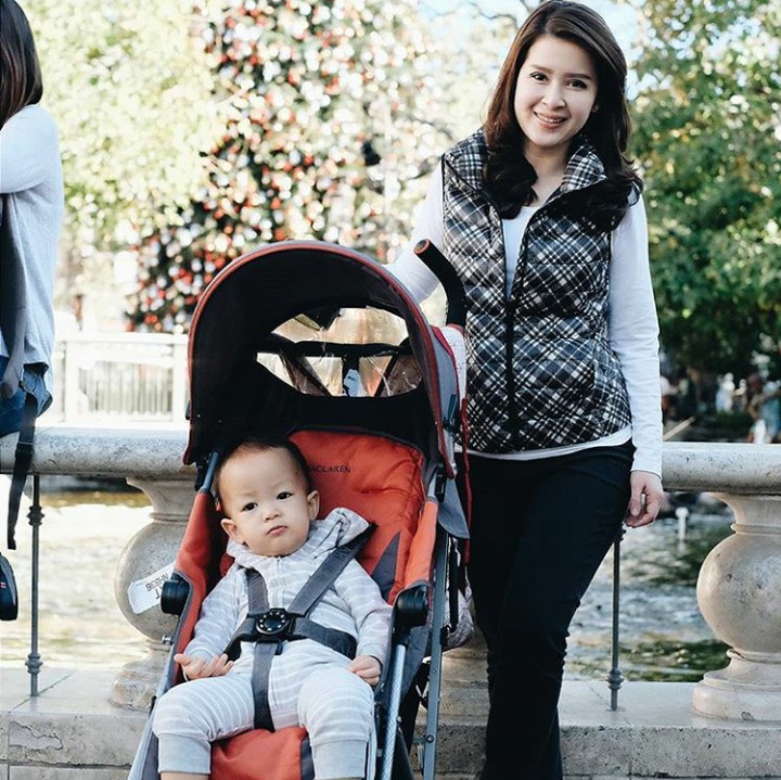 <p>Habis jalan kemana nih Kenzo dan Bunda <a href="https://m.detik.com/news/berita/d-4339213/ketum-psi-larang-kadernya-poligami?_ga=" target="_blank">Grace</a>? (Foto: Instagram @gracenat)</p>