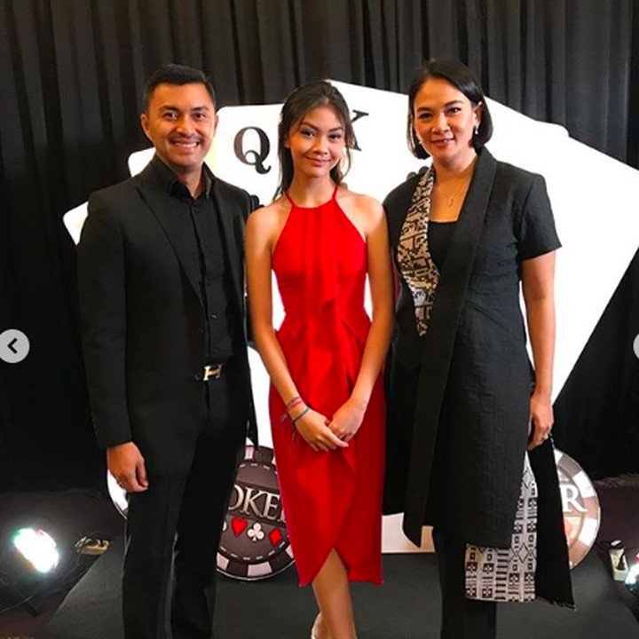 <p>Sasi bernama lengkap <a href="https://hot.detik.com/celeb/d-4072656/19-tahun-menikah-dengan-anjasmara-dian-nitami-kenang-saat-menikah" target="_blank">Sasikirana Zahrani Asmara </a>dan lahir di tahun 2003. (Foto: Instagram @sasiasmara)</p>
